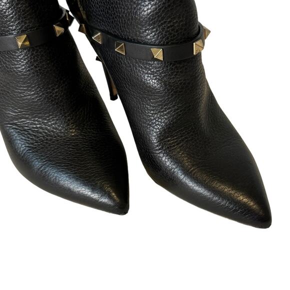 Valentino Garavani Black Pebbled Leather Rockstud Ankle Boots Size 40 Gold Studs - Picture 12 of 14